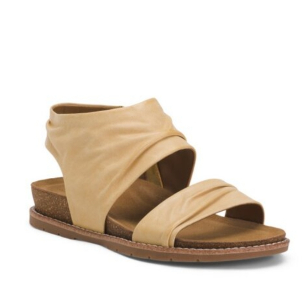 COMFORTIVA Leather Gale Comfort Sandals In Dune Tan Sand Cream Size 10 Wide 10W